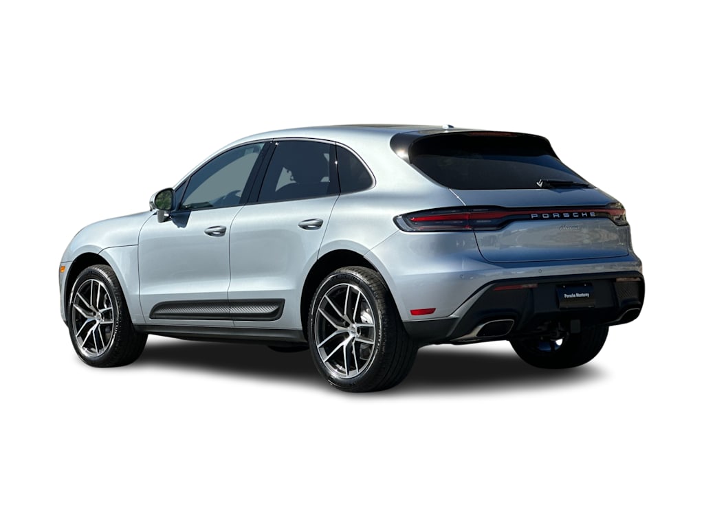 Thumbnail: 2026 Porsche Macan - 4