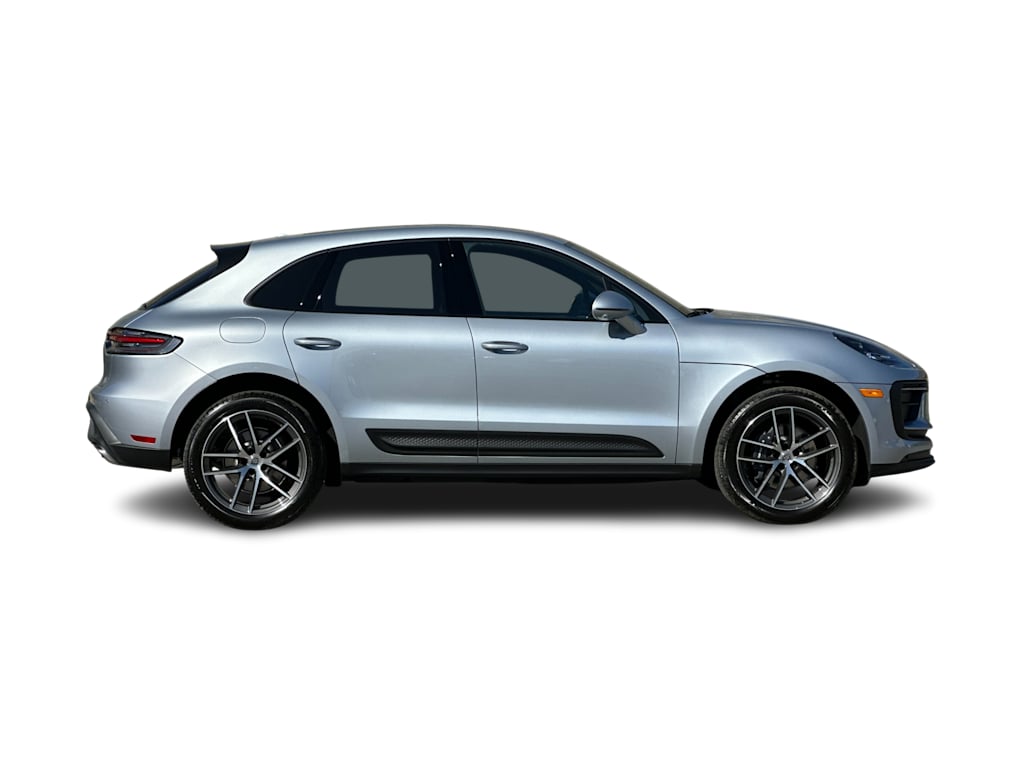 Thumbnail: 2026 Porsche Macan - 20