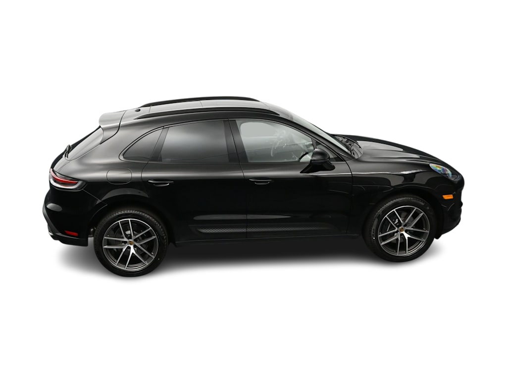 Thumbnail: 2026 Porsche Macan - 35