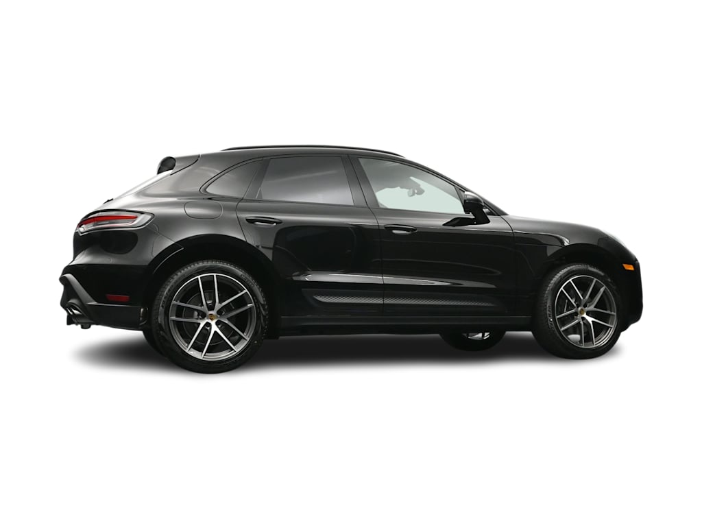 Thumbnail: 2026 Porsche Macan - 43