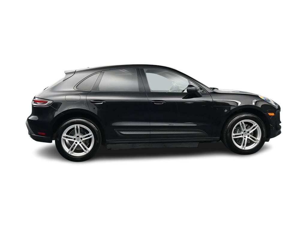 Thumbnail: 2024 Porsche Macan - 24