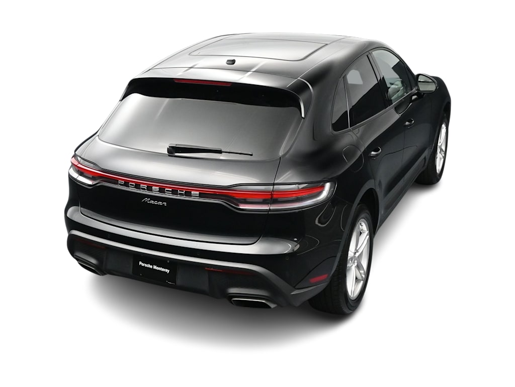Thumbnail: 2024 Porsche Macan - 30