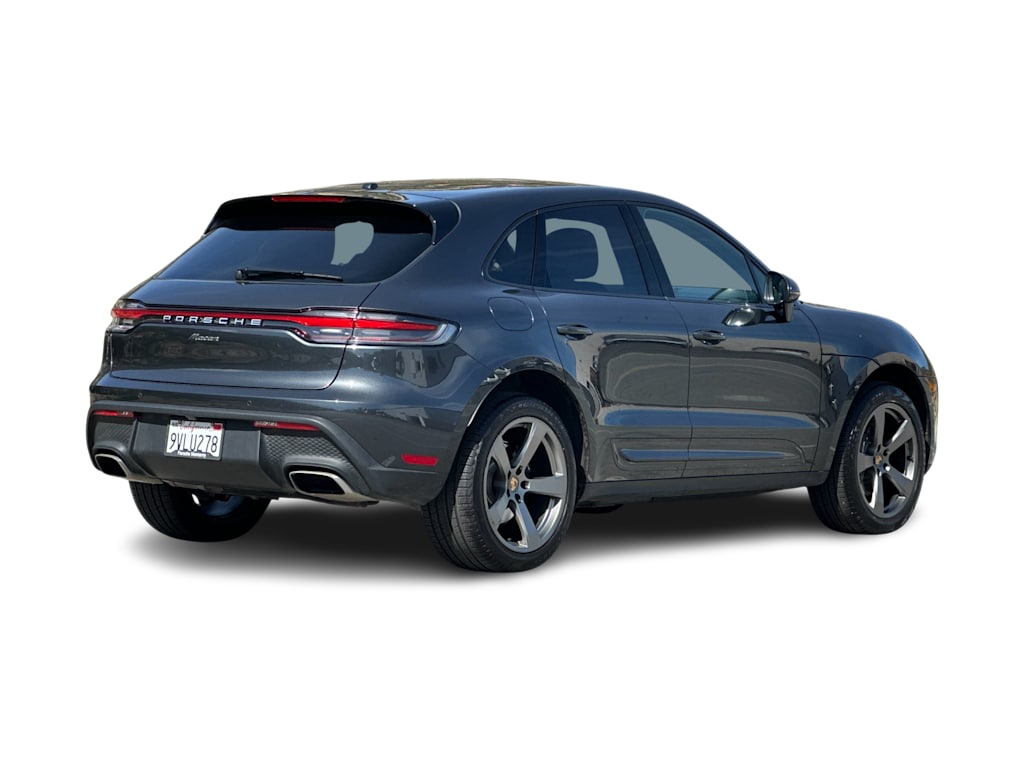 Thumbnail: 2025 Porsche Macan - 17