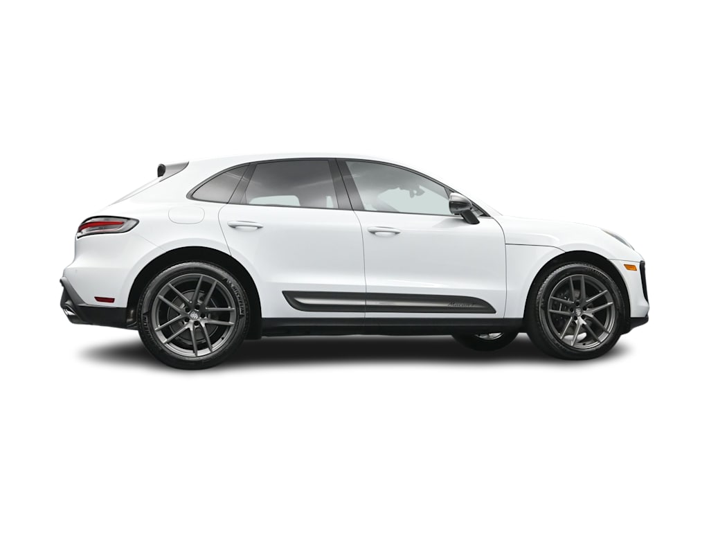 Thumbnail: 2026 Porsche Macan - 43