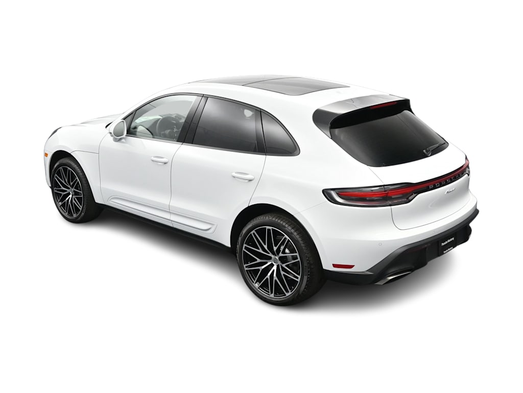 Thumbnail: 2026 Porsche Macan - 32
