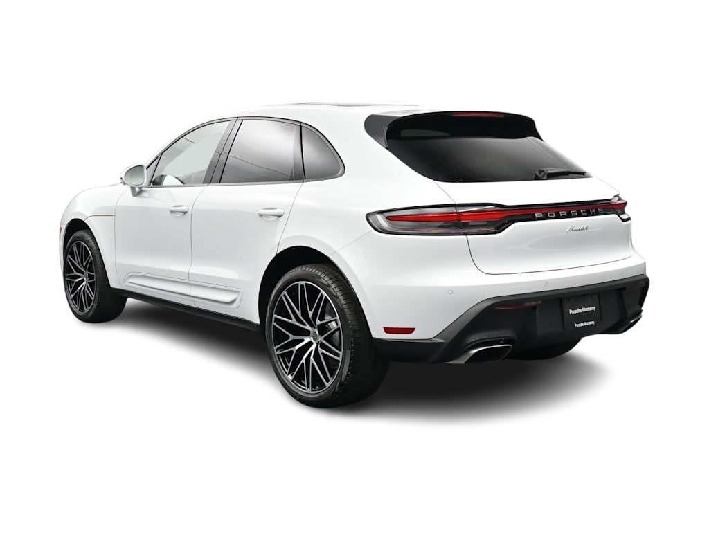 Thumbnail: 2026 Porsche Macan - 4