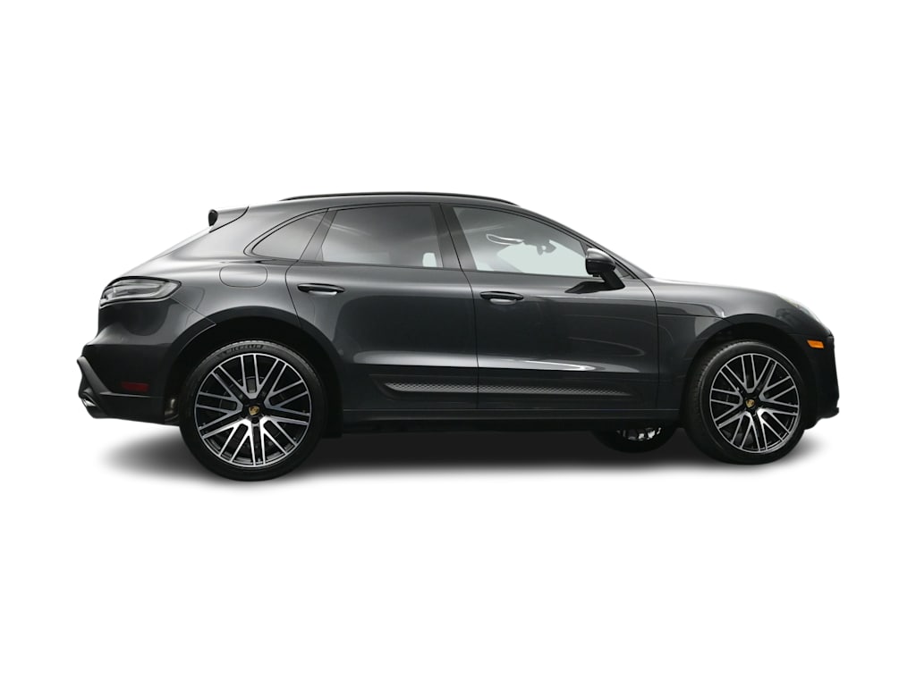 Thumbnail: 2026 Porsche Macan - 43