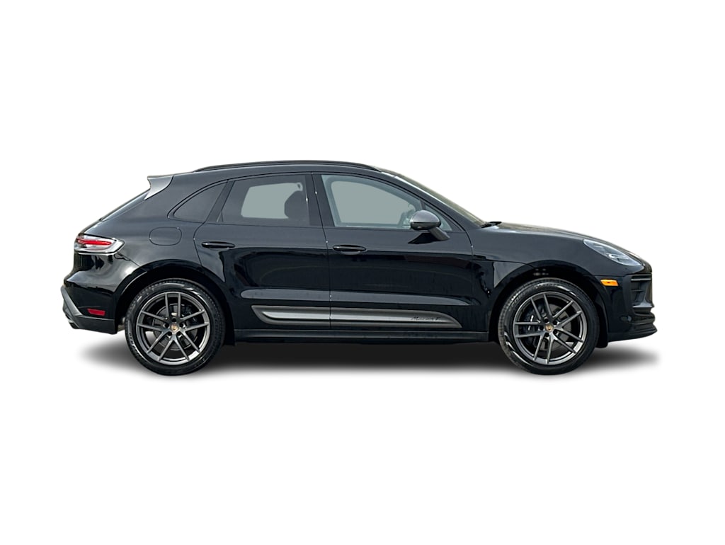 Thumbnail: 2026 Porsche Macan - 20
