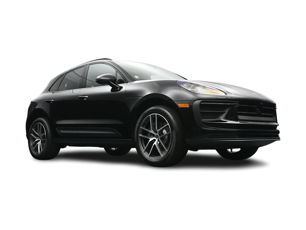 Thumbnail: 2026 Porsche Macan - 42