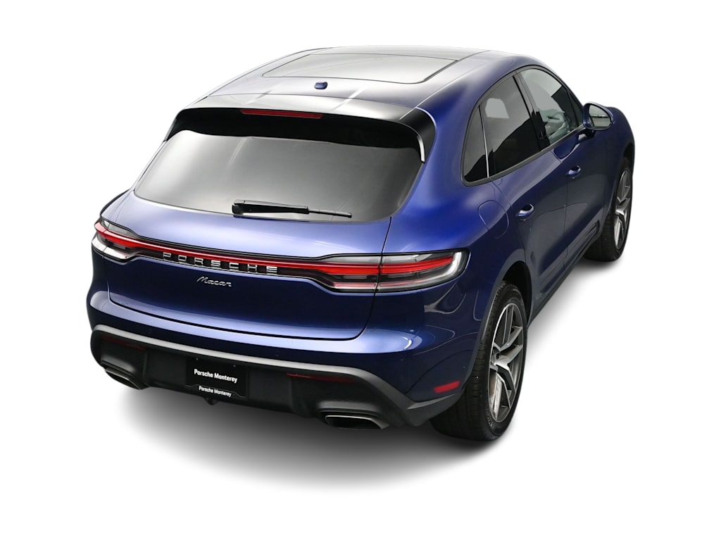 Thumbnail: 2026 Porsche Macan - 30