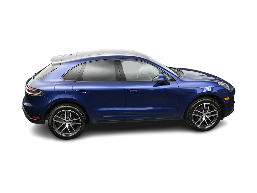 Thumbnail: 2026 Porsche Macan - 32