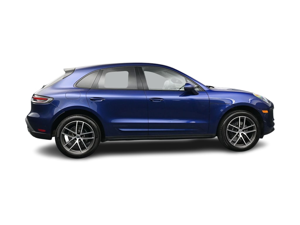 Thumbnail: 2026 Porsche Macan - 25