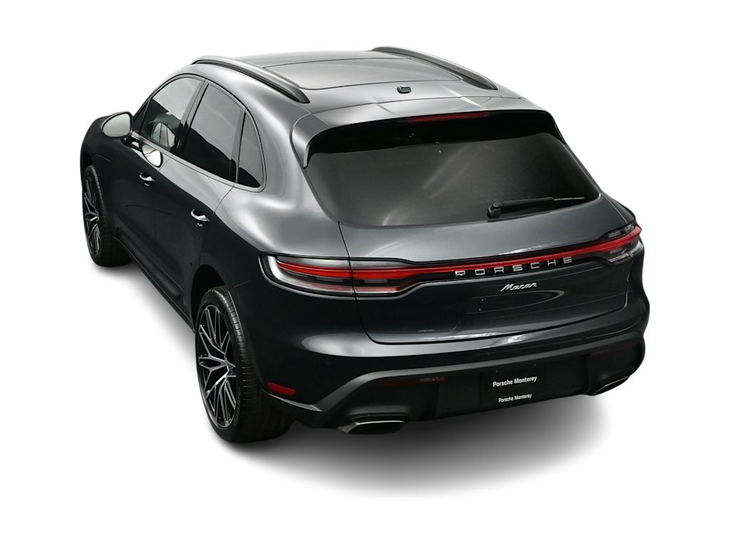 Thumbnail: 2026 Porsche Macan - 31