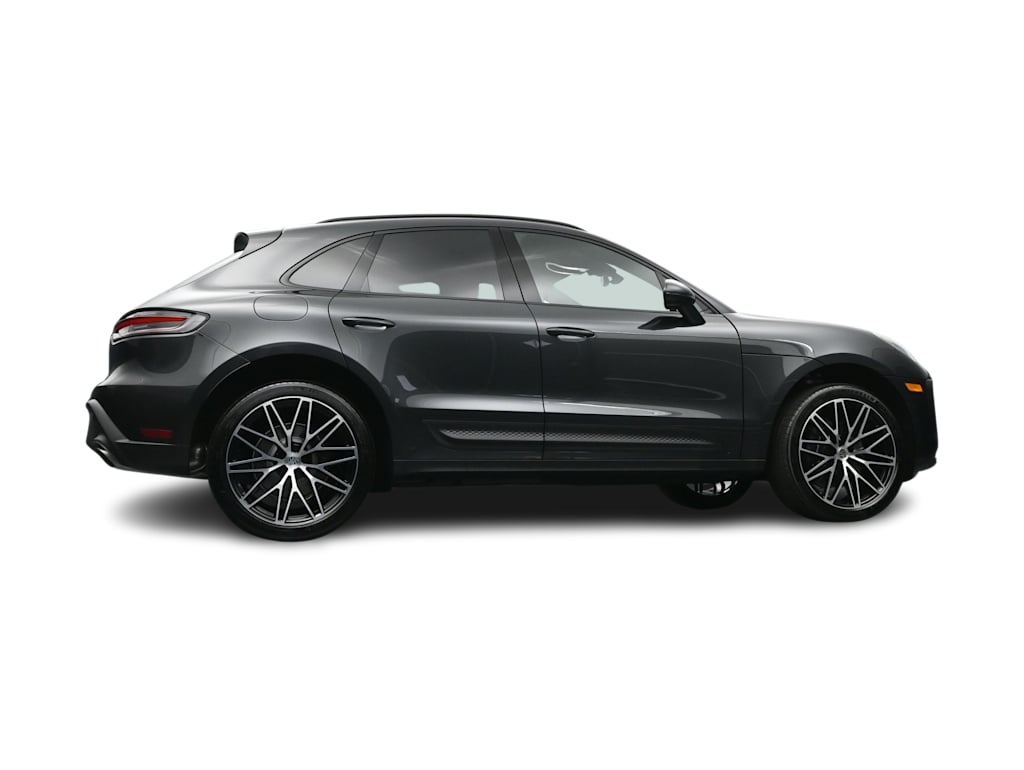 Thumbnail: 2026 Porsche Macan - 42