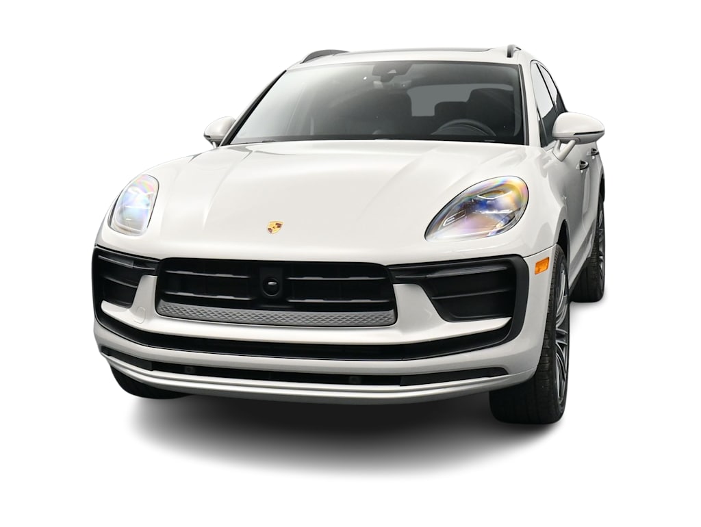 Thumbnail: 2026 Porsche Macan - 27