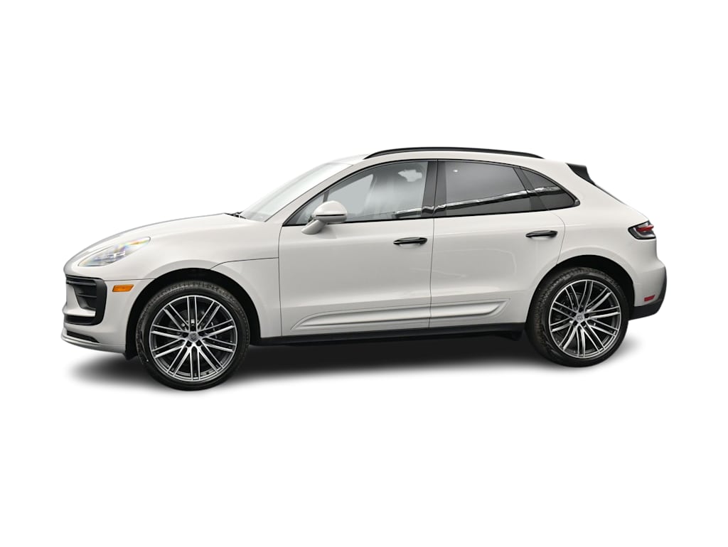 Thumbnail: 2026 Porsche Macan - 3
