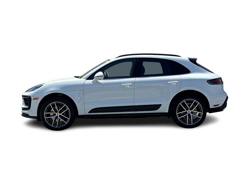 Thumbnail: 2024 Porsche Macan - 3