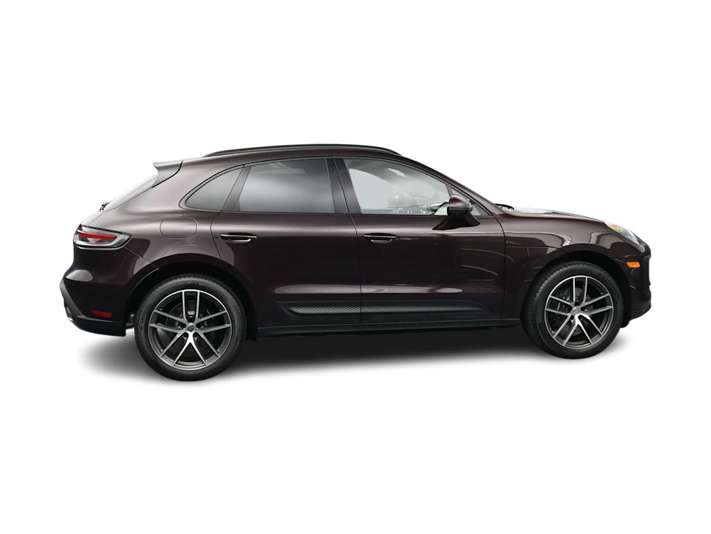 Thumbnail: 2026 Porsche Macan - 27
