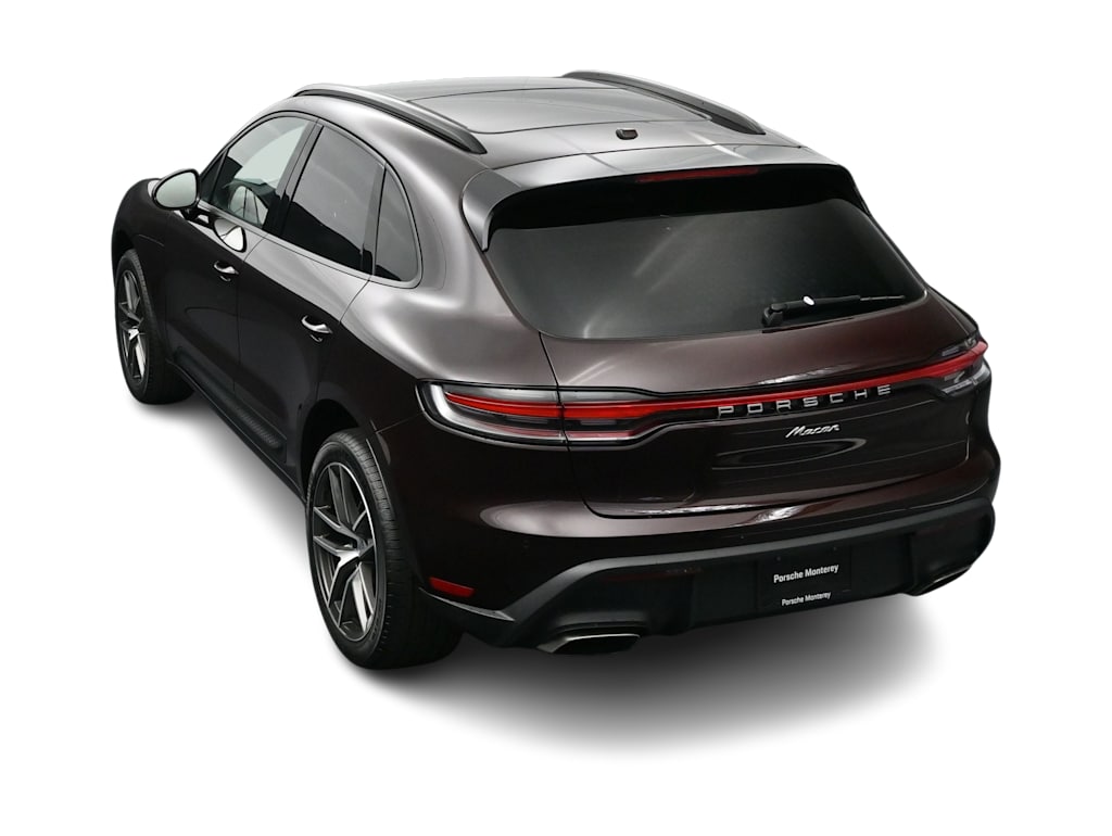Thumbnail: 2026 Porsche Macan - 32