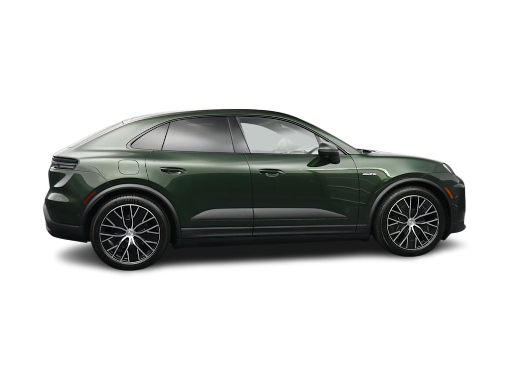 Thumbnail: 2026 Porsche Macan - 27