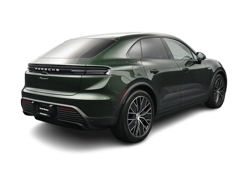 Thumbnail: 2026 Porsche Macan - 26