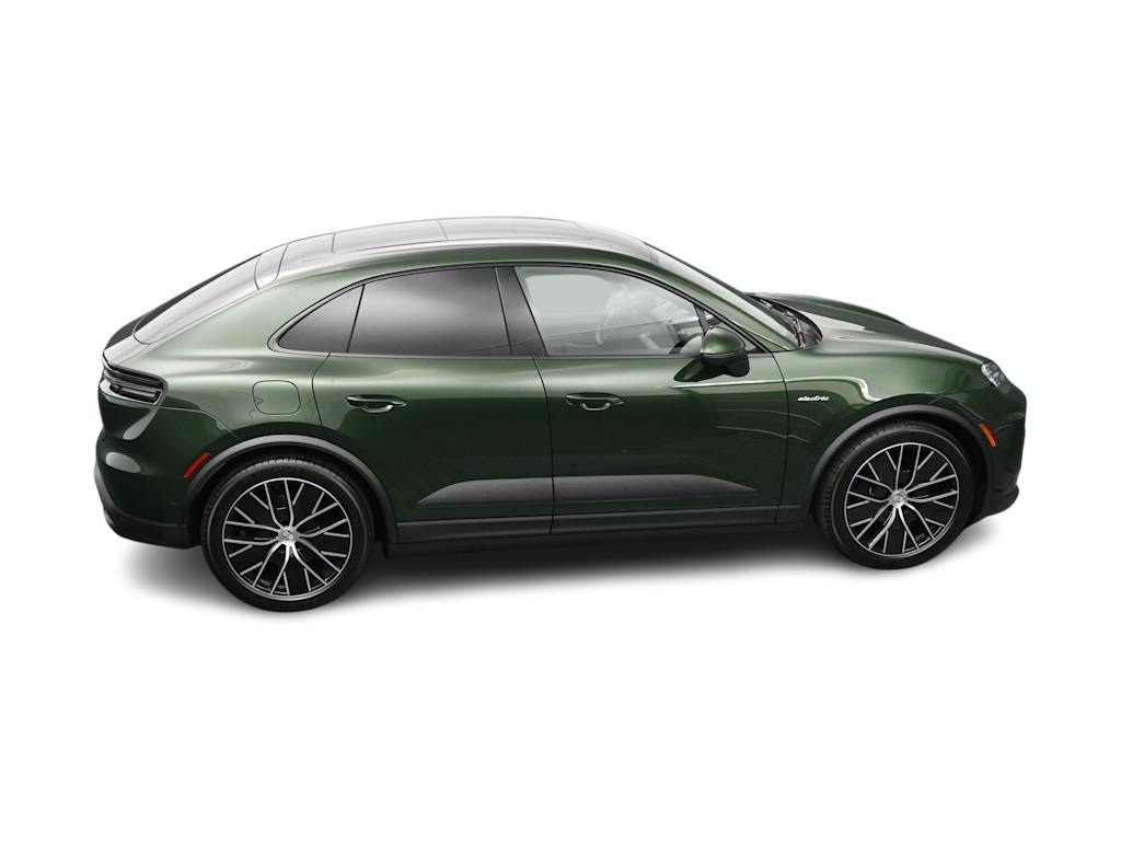 Thumbnail: 2026 Porsche Macan - 35