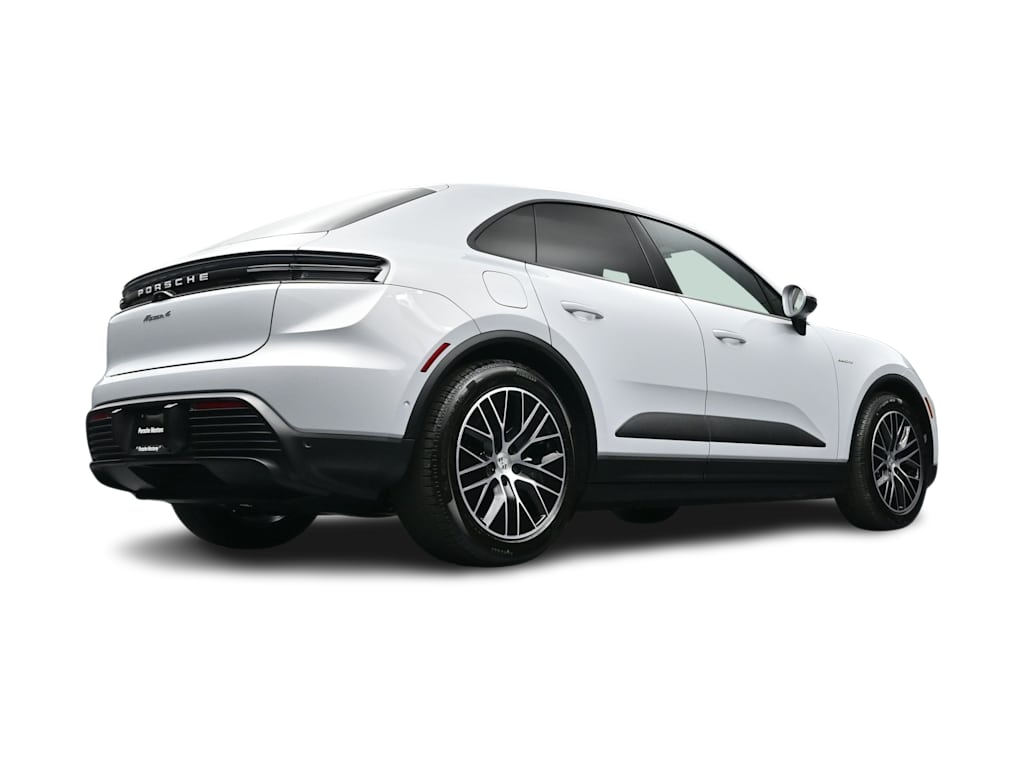 Thumbnail: 2026 Porsche Macan - 47