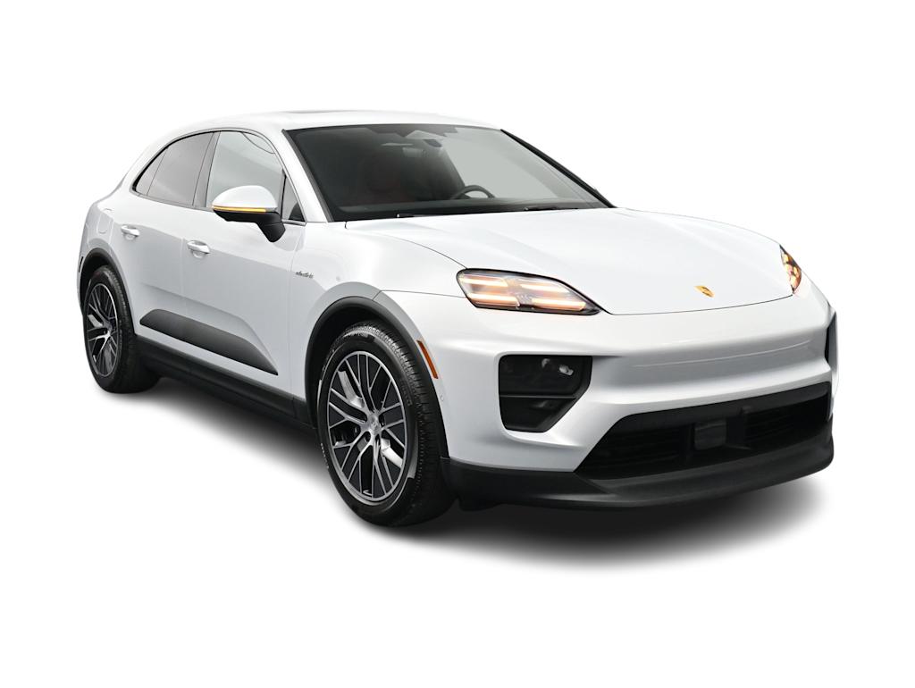 Thumbnail: 2026 Porsche Macan - 34