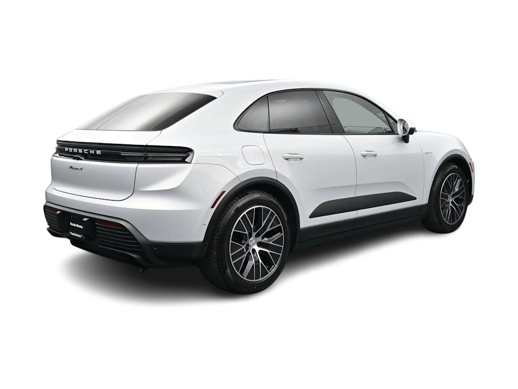 Thumbnail: 2026 Porsche Macan - 32