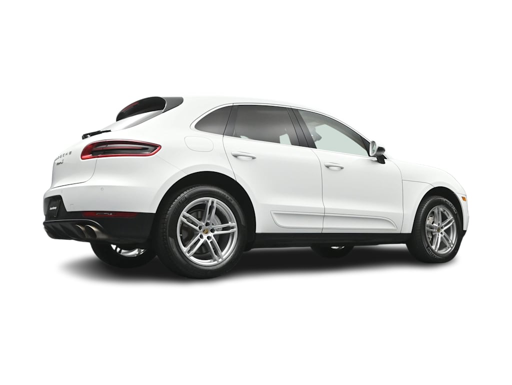 Thumbnail: 2015 Porsche Macan - 38