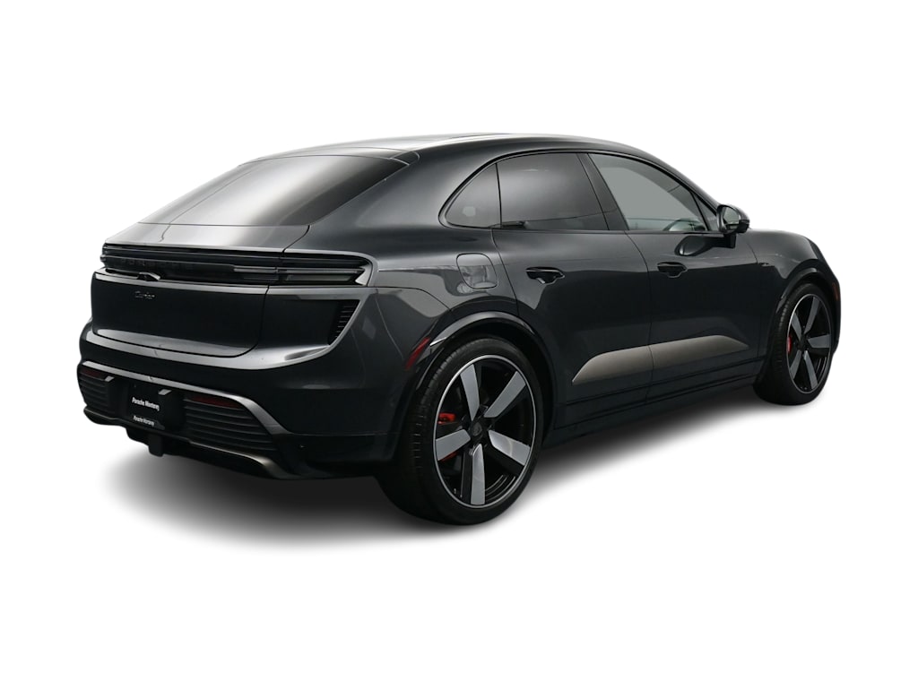 Thumbnail: 2026 Porsche Macan - 27