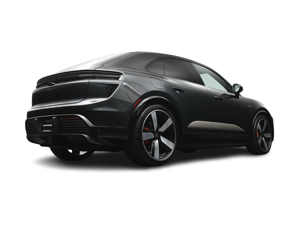 Thumbnail: 2026 Porsche Macan - 42