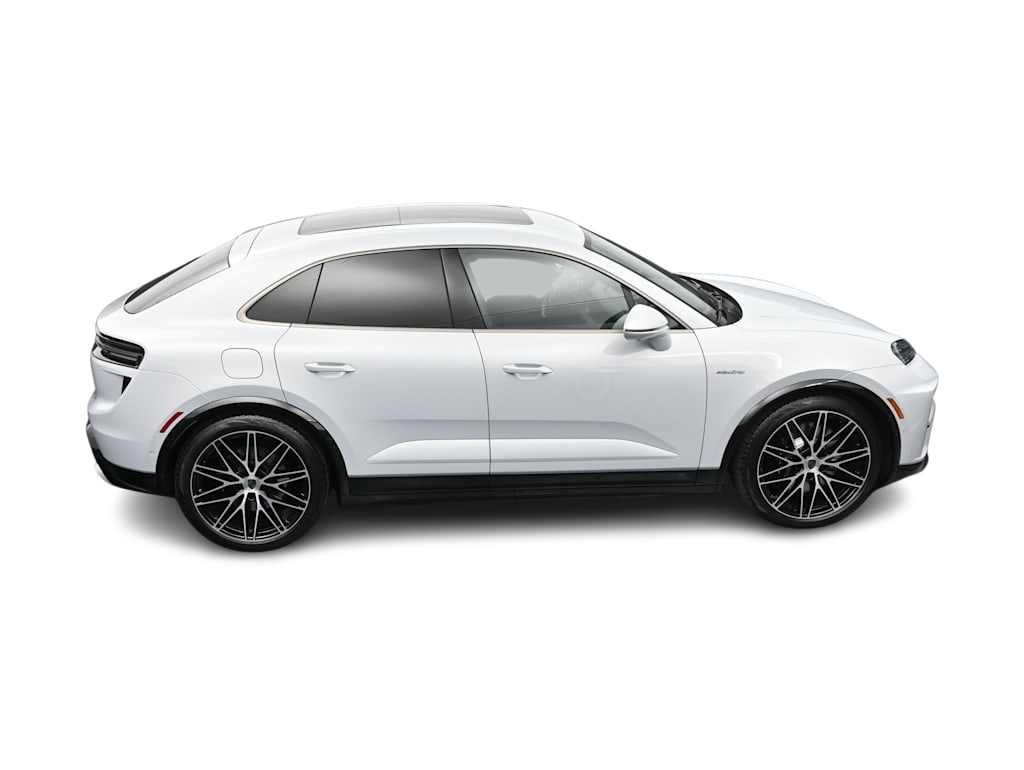 Thumbnail: 2026 Porsche Macan - 40