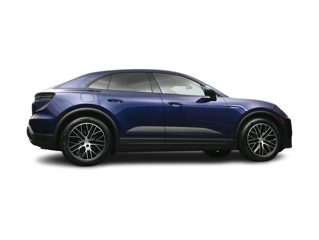 Thumbnail: 2026 Porsche Macan - 42
