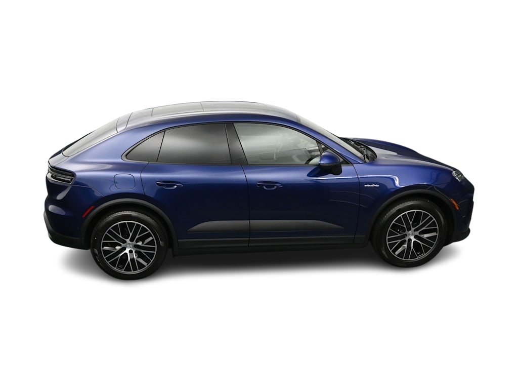 Thumbnail: 2026 Porsche Macan - 34