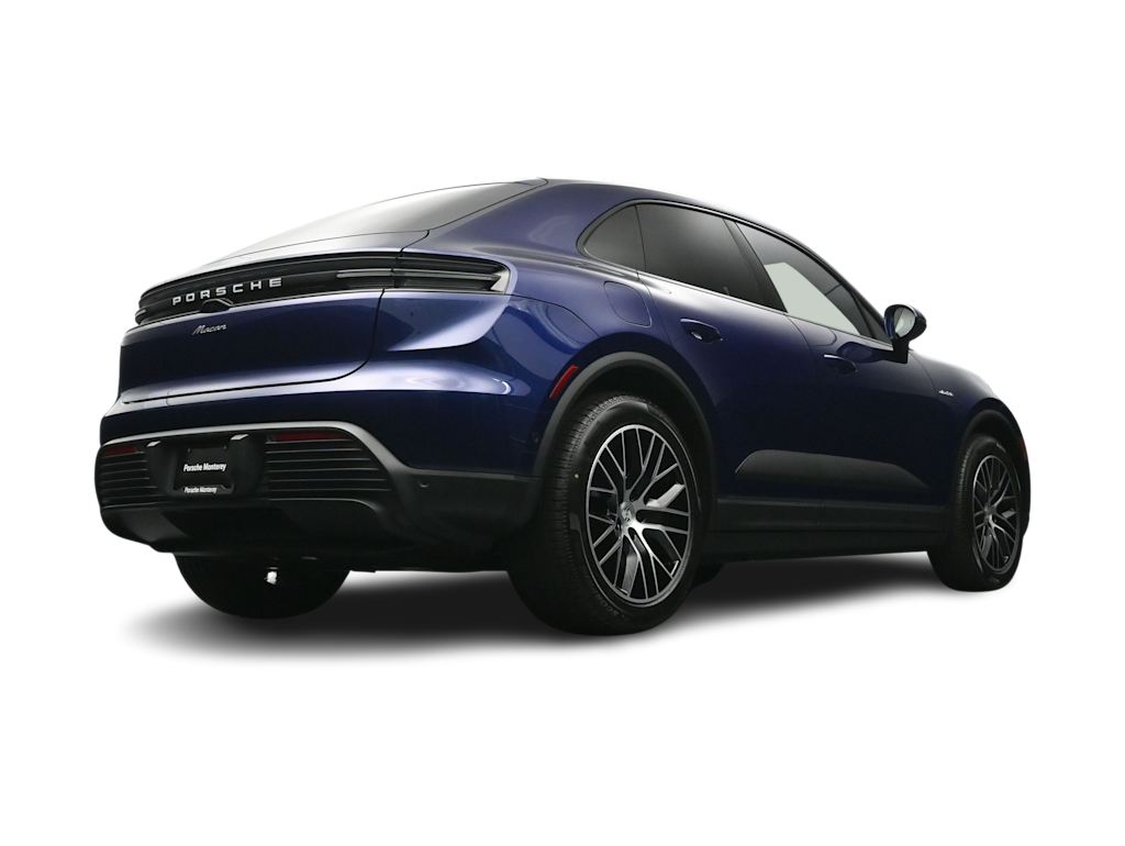 Thumbnail: 2026 Porsche Macan - 40