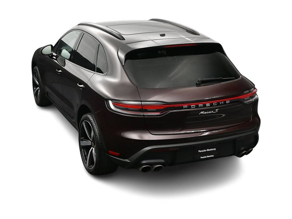 Thumbnail: 2026 Porsche Macan - 32