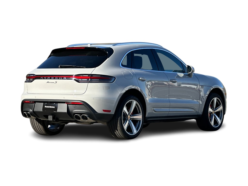 Thumbnail: 2026 Porsche Macan - 20