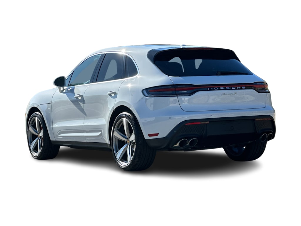 Thumbnail: 2026 Porsche Macan - 4