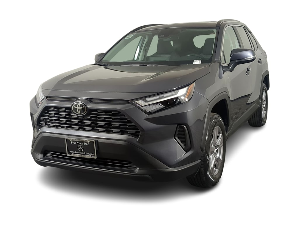 2023 Toyota RAV4 XLE 32