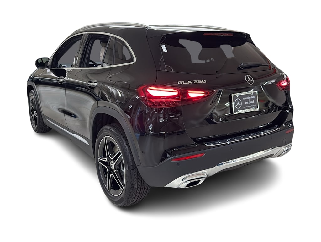 Thumbnail: 2026 Mercedes-Benz GLA - 4