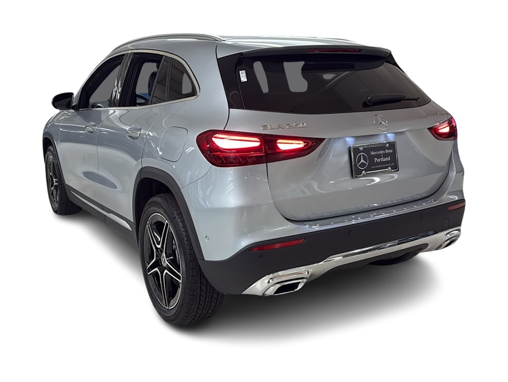 Thumbnail: 2026 Mercedes-Benz GLA - 4