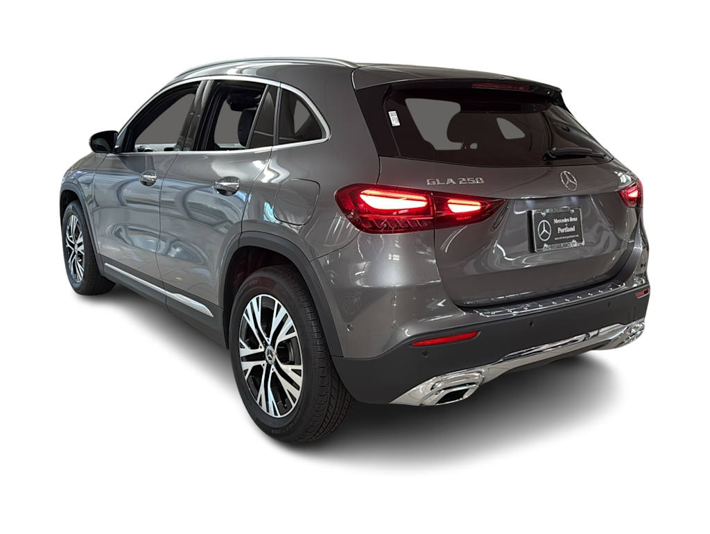 Thumbnail: 2026 Mercedes-Benz GLA - 4