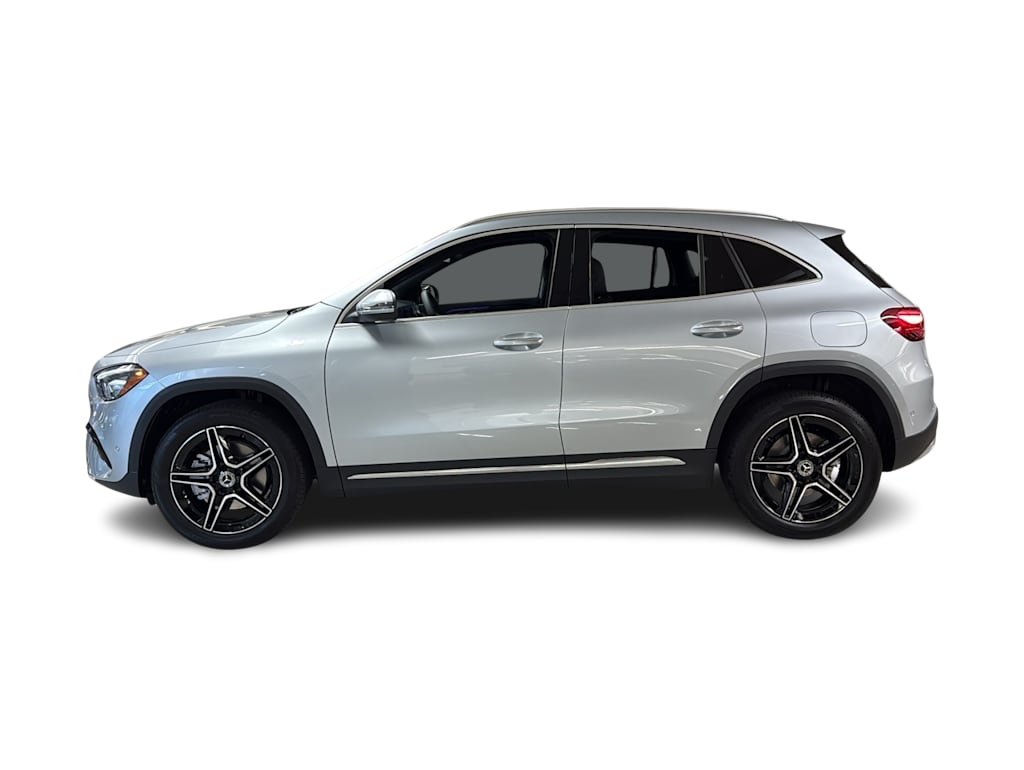 Thumbnail: 2026 Mercedes-Benz GLA - 3