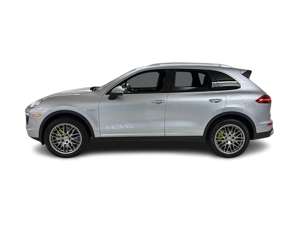 Thumbnail: 2017 Porsche Cayenne - 3