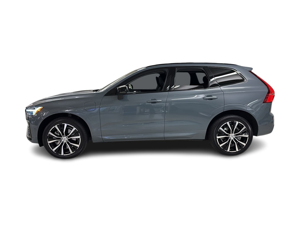 Thumbnail: 2023 Volvo XC60 - 3
