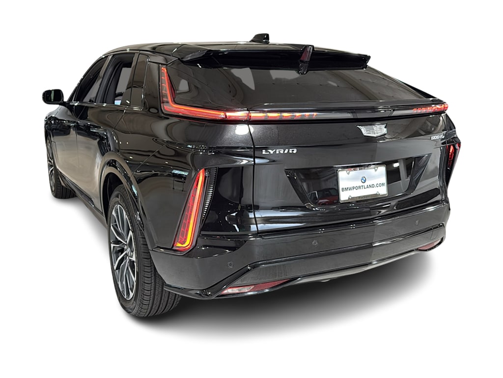 Thumbnail: 2024 Cadillac Lyriq - 18