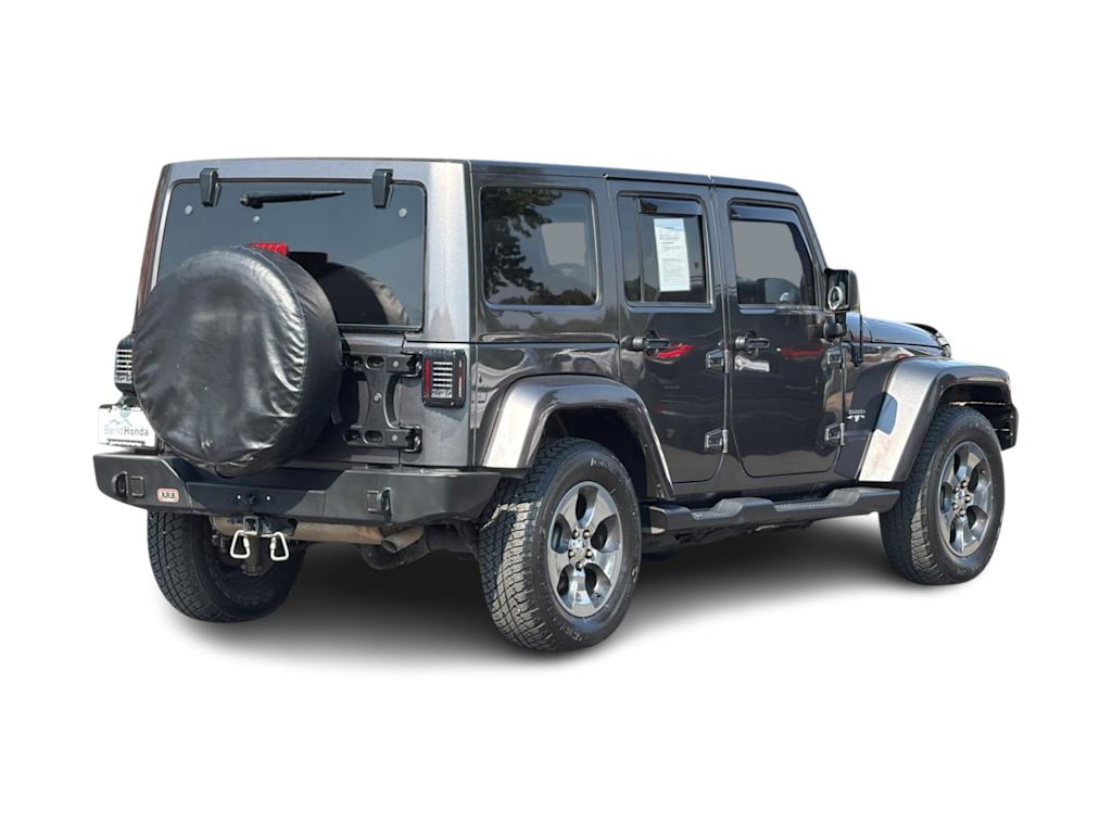 Thumbnail: 2016 Jeep Wrangler - 16