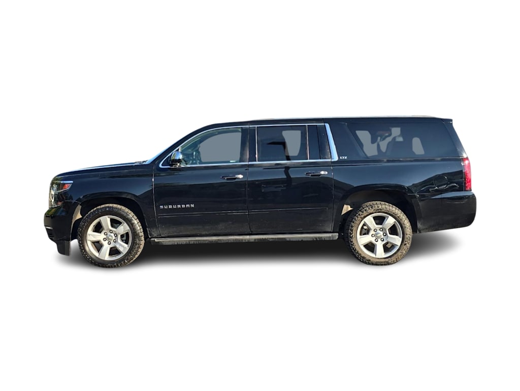 Thumbnail: 2016 Chevrolet Suburban - 3