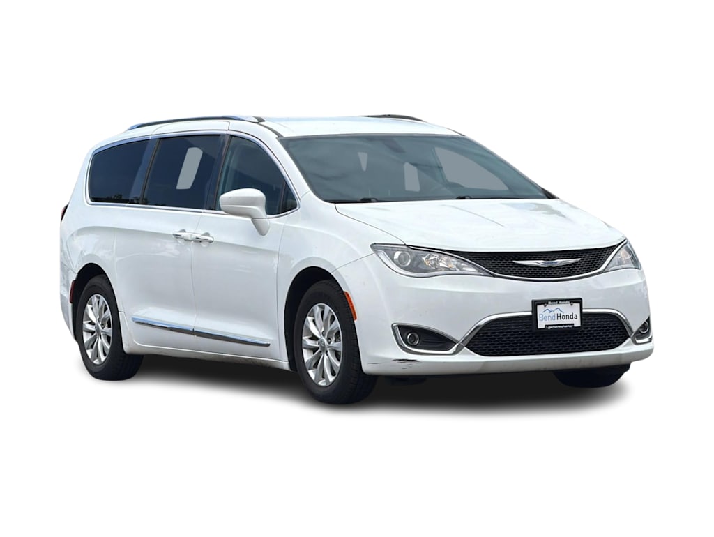 Thumbnail: 2018 Chrysler Pacifica - 18